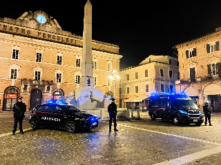 Jesi - Ubriachi scatenano rissa in centro, sei ragazzi denunciati